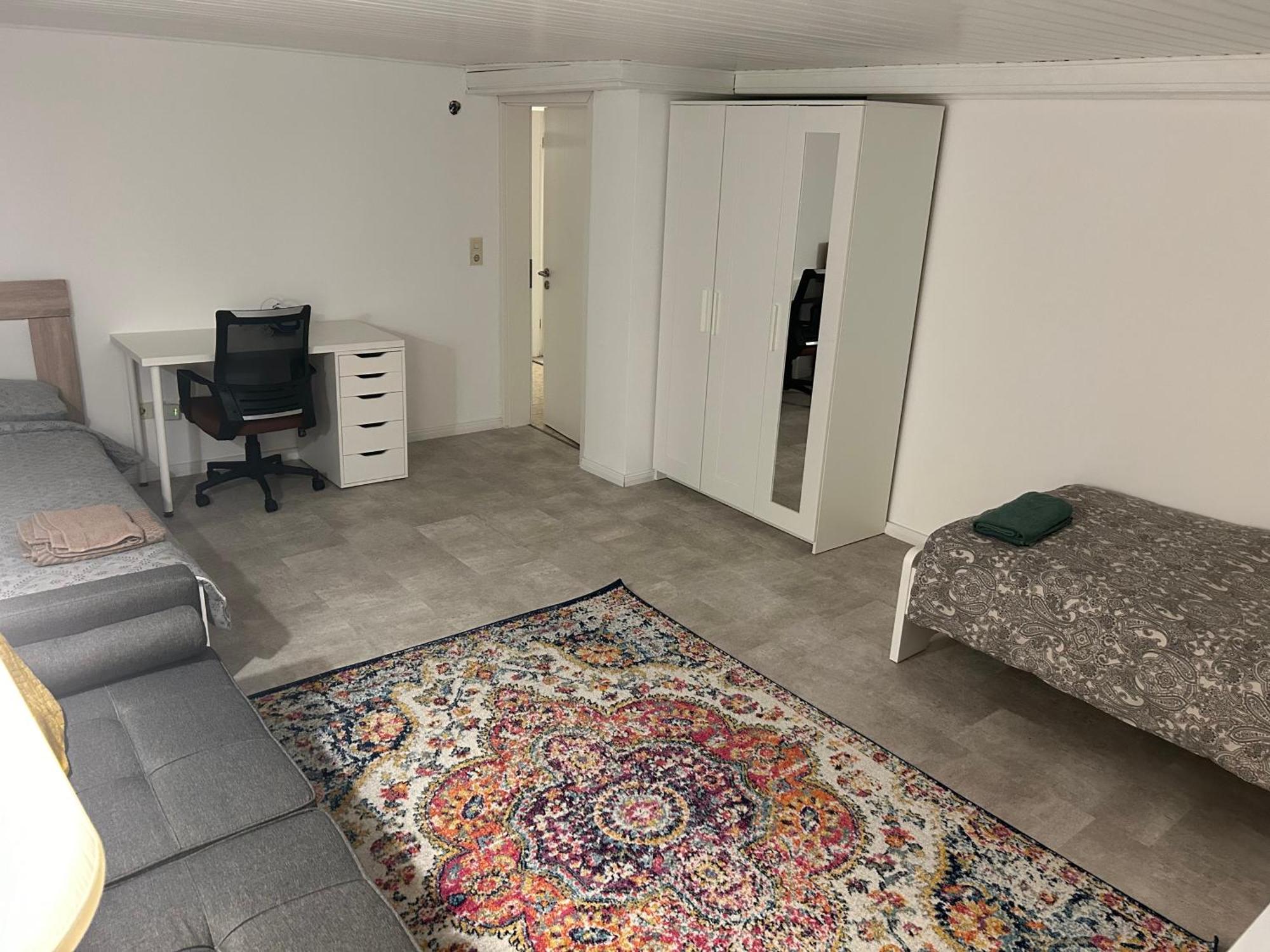 Souterrain Wohnung In Der Naehe Vom Duesseldorfer Flughafen Ratingen Exteriér fotografie