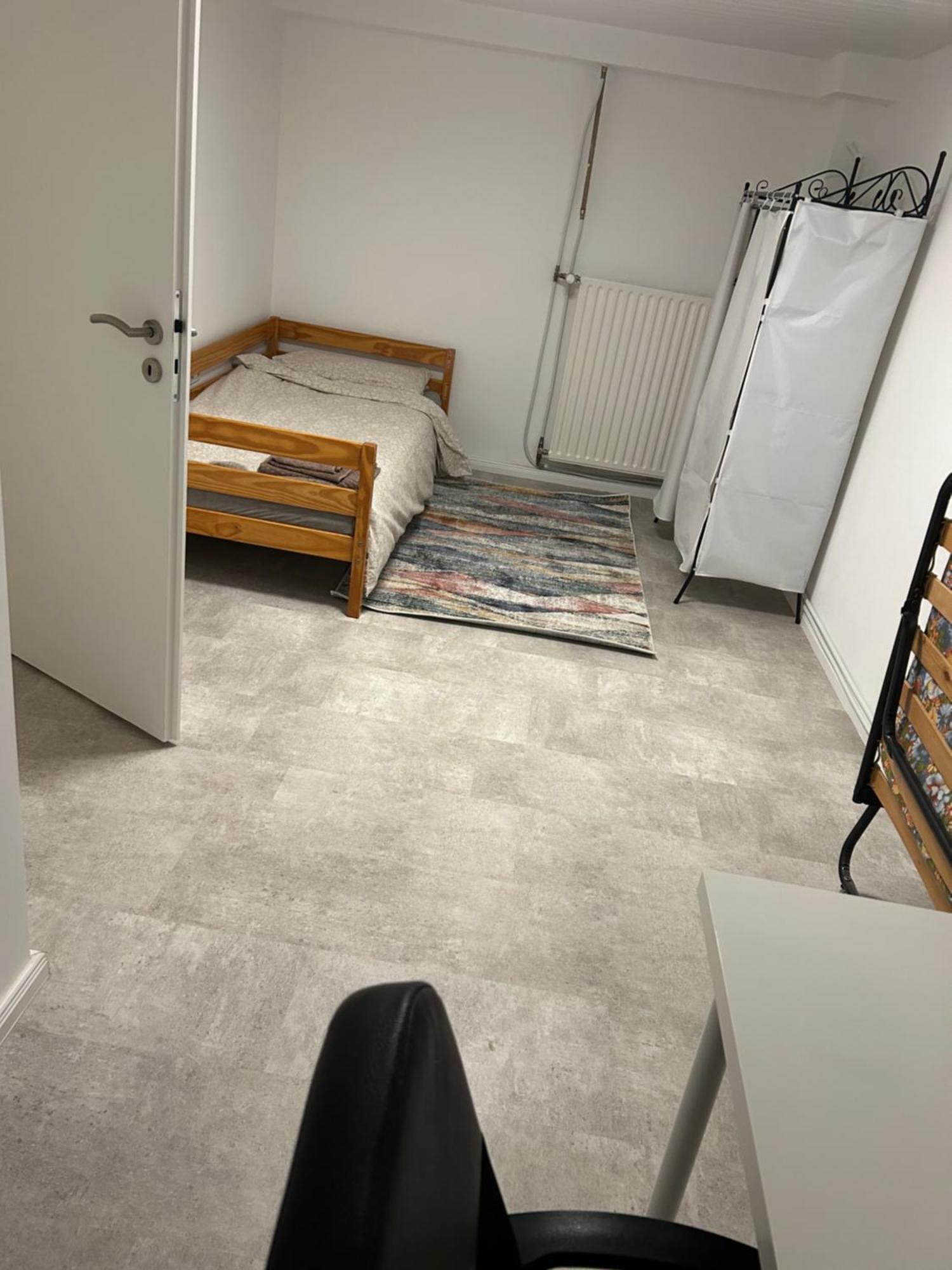 Souterrain Wohnung In Der Naehe Vom Duesseldorfer Flughafen Ratingen Exteriér fotografie